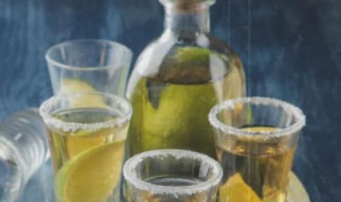 Profeco advierte de tequila falso que es ‘peligroso’ para la salud