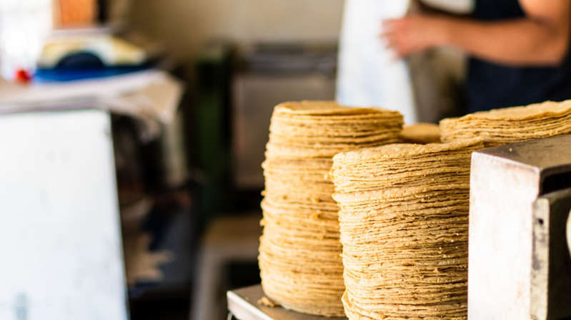 Restaurante Pujol vende docena de tortilla a 45 pesos; lo tunden en redes