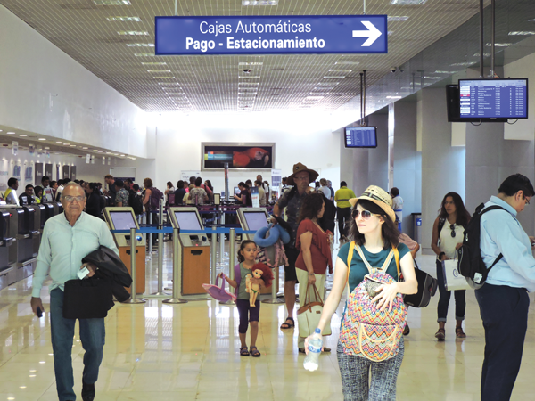 Suspenden ruta de vuelo Mérida-EE.UU hasta junio
