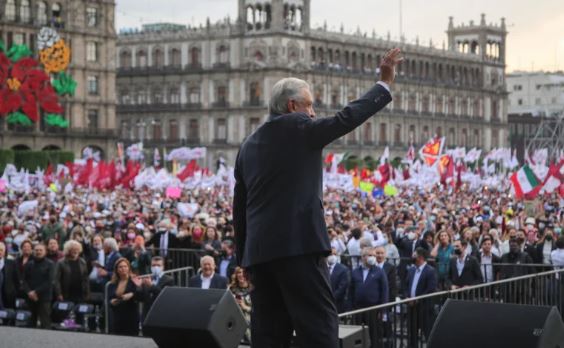 Empresas fantasmas estarían detrás de los magnos eventos de AMLO y Sheinbaum