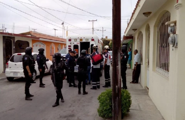 Maestro es atacado a balazos en su casa de Sinaloa