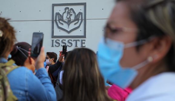 "Tenemos miedo de morir", relata enfermero del ISSSTE