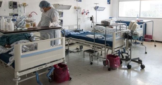 Hospitales de California se desbordan pese al despliegue de la vacuna