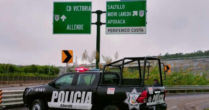 Nuevo León: Hallan cuerpos de 2 mujeres sobre carretera en Allende