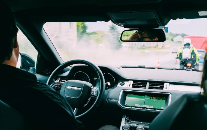 Cancún: Buscan acabar la violencia de taxistas contra Uber en Q. Roo con nueva ley