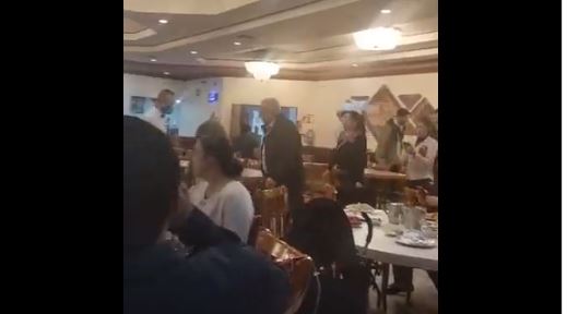 (VIDEO) Ignoran a López Obrador en restaurante de Mexicali