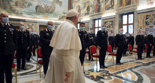 Vaticano confirma caso de covid-19 en residencia del Papa