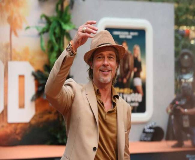 Enloquece la red el “gemelo perdido” de Brad Pitt