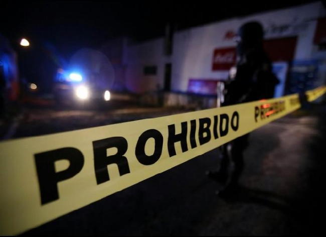 Atacan a balazos a familia en Guanajuato; mueren papás y una niña
