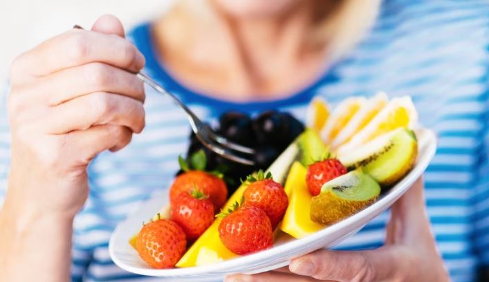 ¿Quieres bajar de peso? Estas tres frutas te pueden ayudar a hacerlo