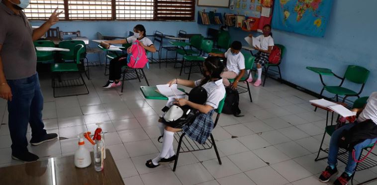 Adelantan fin de ciclo escolar por ola de calor; el 29 de junio concluyen las clases