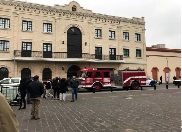 Evacuan Palacio de Matamoros por amenaza de bomba