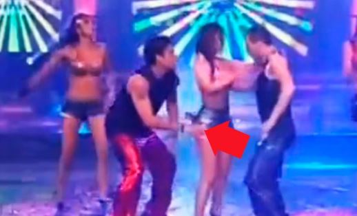 (VÍDEO) Bailarina pierde vestuario, muestra de más y no deja bailar