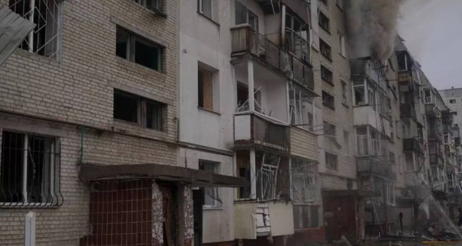 Ataque ruso en Sumi deja decenas de víctimas
