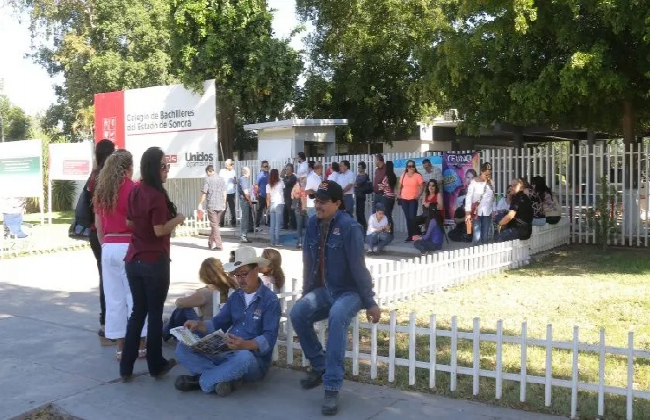 "¡No hay clases!", maestros del Cobach  Hermosillo toman planteles
