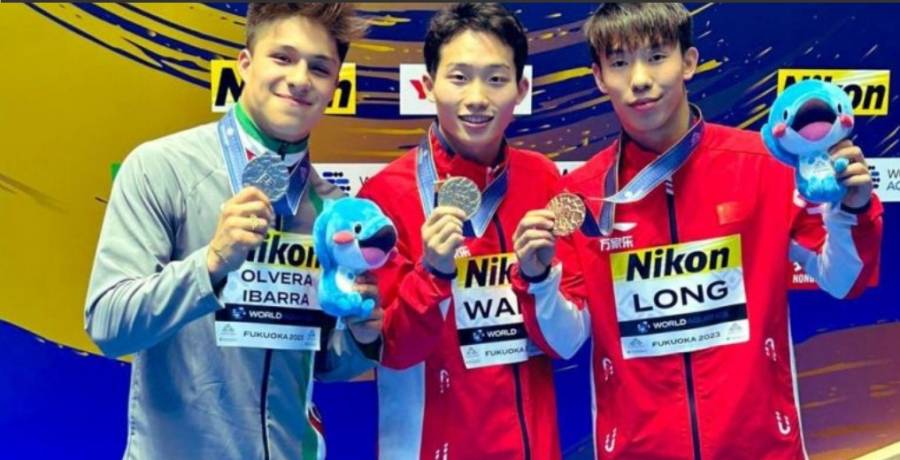 Osmar Olvera logra segunda medalla de plata en el mundial de natación