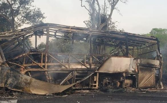 Choque de autobús VS pipa en la Cd. Victoria-Monterrey: 18 calcinados