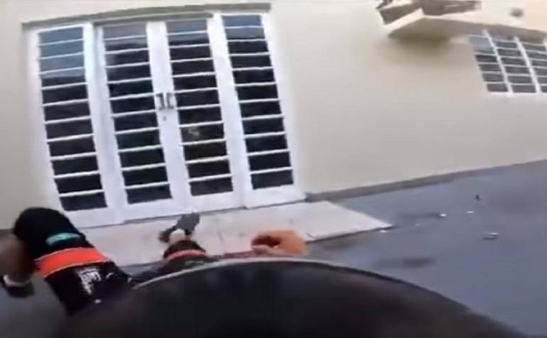 VIDEO: Paracaidista se estrella contra una pared por grabar en vídeo su descenso
