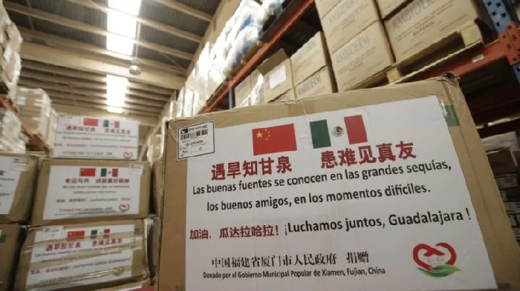 Jalisco recibe donativo de 20 mil mascarillas de China