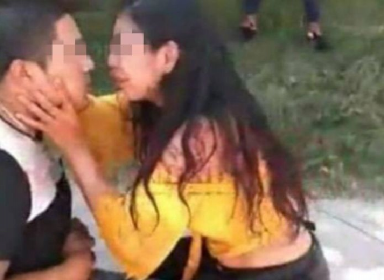 Video: joven acuchilla a su novio y luego llorando le pide perdón en Iguala