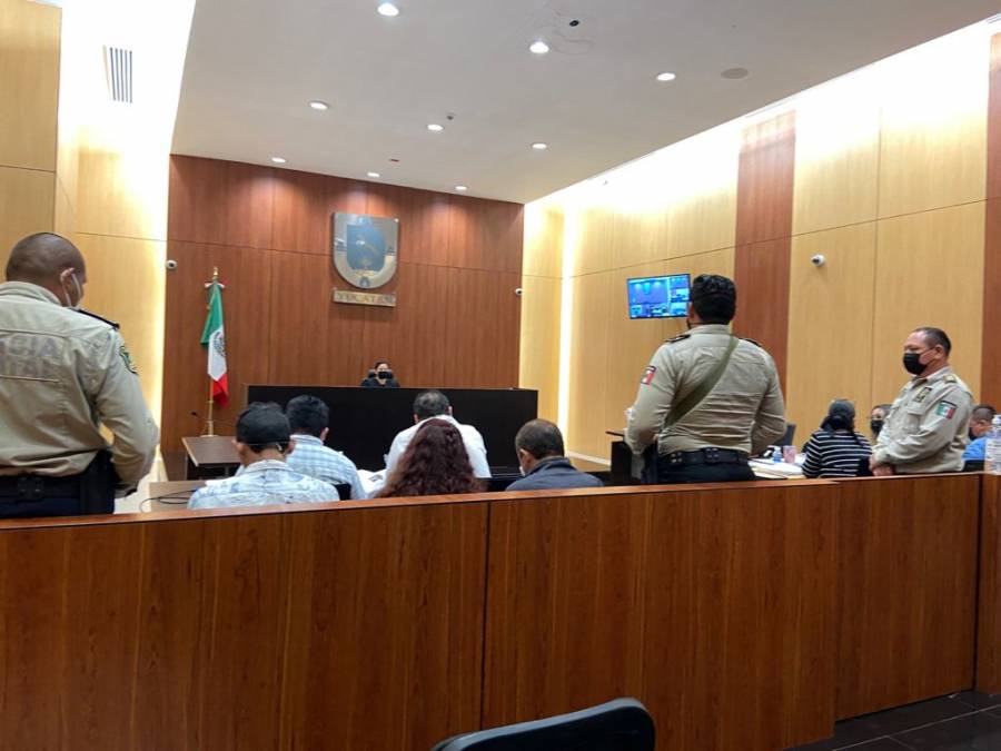 Vinculados a proceso penal los presuntos asesinos de mujer y de un policía en Mérida