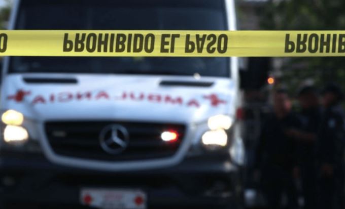 Jalisco: Abandonan los cuerpos de dos hombres envueltos en cobijas