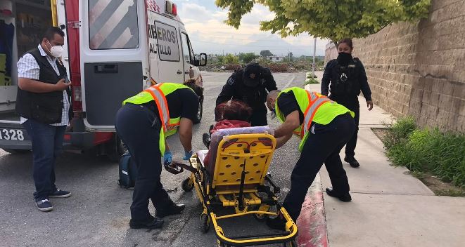 Saltillo: Estropean a mujer y la dejan tirada en la calle