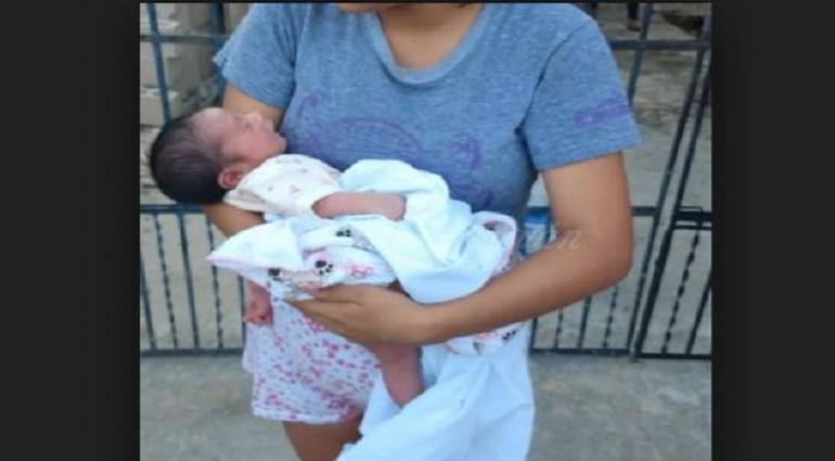 Valladolid: Encuentran a una bebé de dos meses entre la hierba