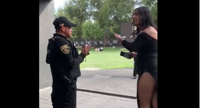 Sacan a mujer trans del baño de mujeres en Cineteca de CDMX; así reaccionó