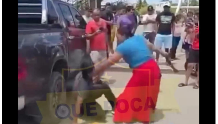 Le cae su mamá a cinturonazos: '¿Quién te enseñó a robar?', la felicitan en redes