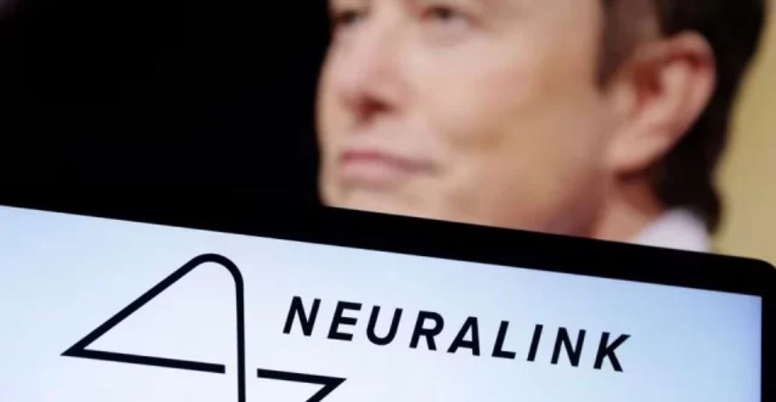 Musk: Primer humano con Neuralink controla un mouse de computadora con la mente