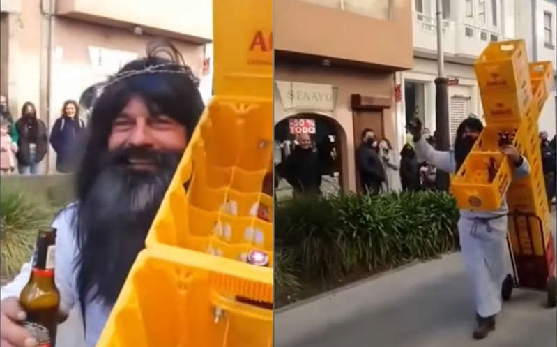 (VÍDEO) Hombre cargaba cruz hecha con cajas de cervezas y genera polémica