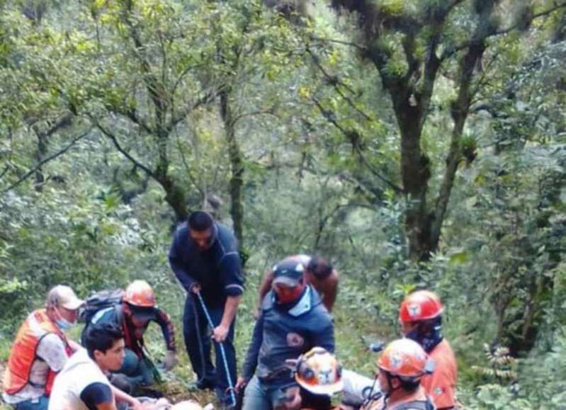 Le roban su camioneta y lo arrojan a un barranco... Vivió para contarlo