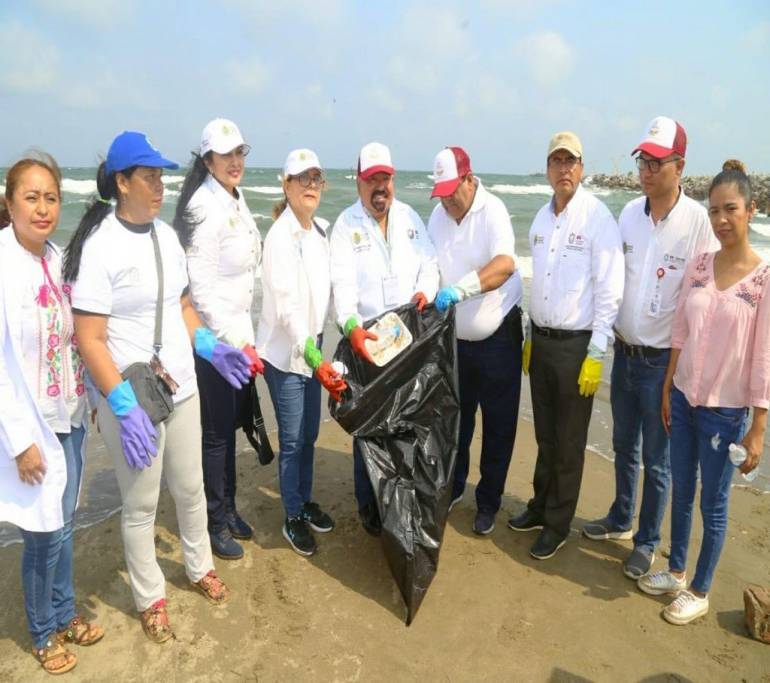 Recolectan 21 mil kilos de basura en playas de Veracruz