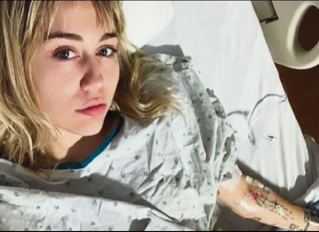 Hospitalizan de urgencia a la cantante Miley Cyrus