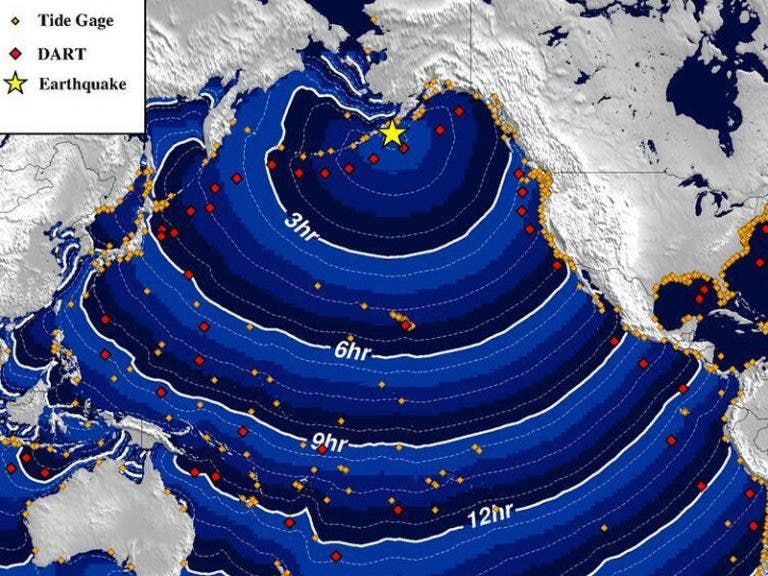 Sismo de 7.4 sacude Alaska y emiten alerta de tsunami