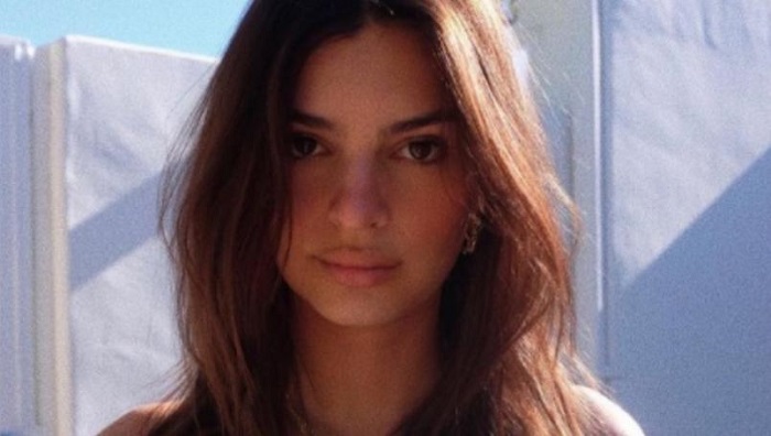 Emily Ratajkowski presume su embarazo al natural