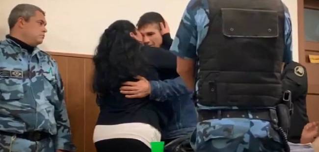 VÍDEO: Así perdona una madre al hombre que mató a su hijo