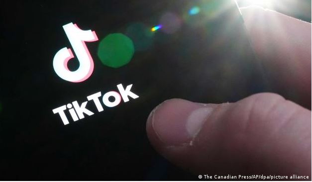 Australia prohíbe TikTok en dispositivos del gobierno