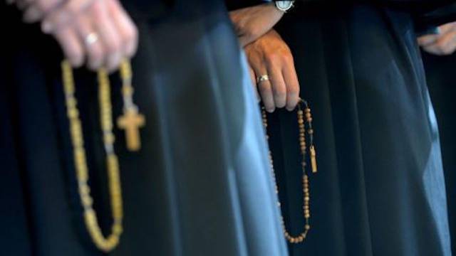 Dinamarca: Sacerdote mató a su esposa y disolvió su cuerpo en ácido