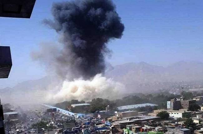 Atentado talibán con vehículo bomba en Kabul deja al menos 95 heridos