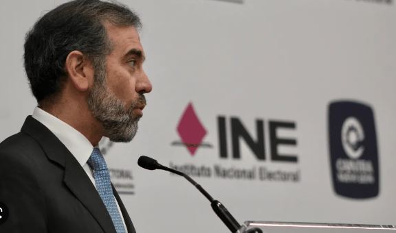 Córdova se despide de directivos del INE y les agradece su contribución