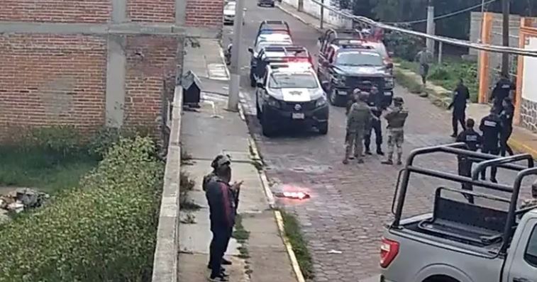 (VIDEO) Tlaxcala: Lloran a sicario abatido y que antes baleó casa de soldado