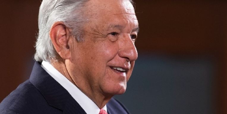 Hay que superarnos, pero sin aspirar a ser fifí: según López Obrador