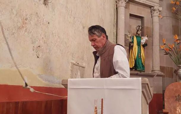 'Padre Pistolas' amaga con cerrar catedral en Morelia luego que fue suspendido