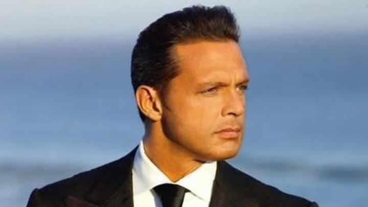 Revelan en Argentina cómo operan los dobles de Luis Miguel en conciertos