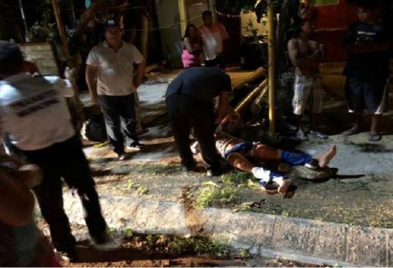 Dos jóvenes comían marquesitas cuando  fueron baleados en Playa del Carmen