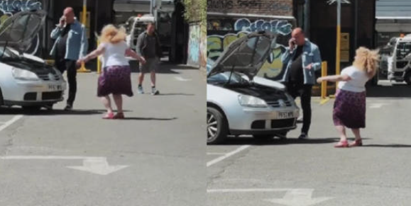 (VÍDEO) A pareja se le descompone el auto y cuando lo revisan, la mujer baila