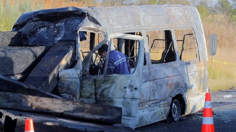 Aumenta a 14 la cifra de muertos por accidente carretero en Jalisco