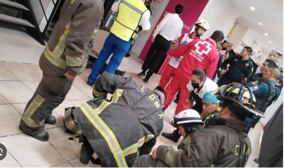 Muere mujer de la tercera edad tras desplome de elevador en CDMX